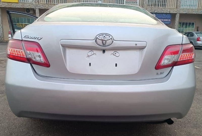Thumbnail 12 of 2010 Toyota Camry XLE